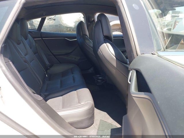 42616661 :رقم المزاد ، 5YJSA1E29JF262494 vin ، 2018 Tesla Model S مزاد بيع