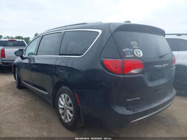 2019 CHRYSLER PACIFICA 2C4RC1BG1KR629645 Photo 2