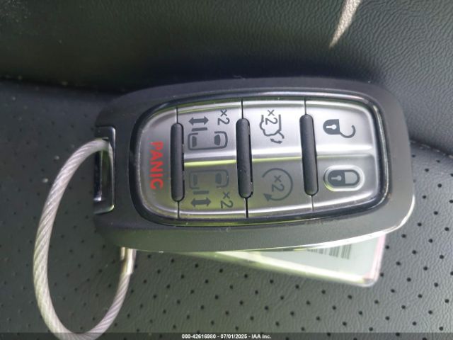2C4RC1BG8SR554880 Chrysler 2025