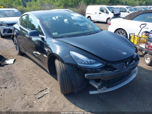 5YJ3E1EA1KF313469 Tesla MODEL 3