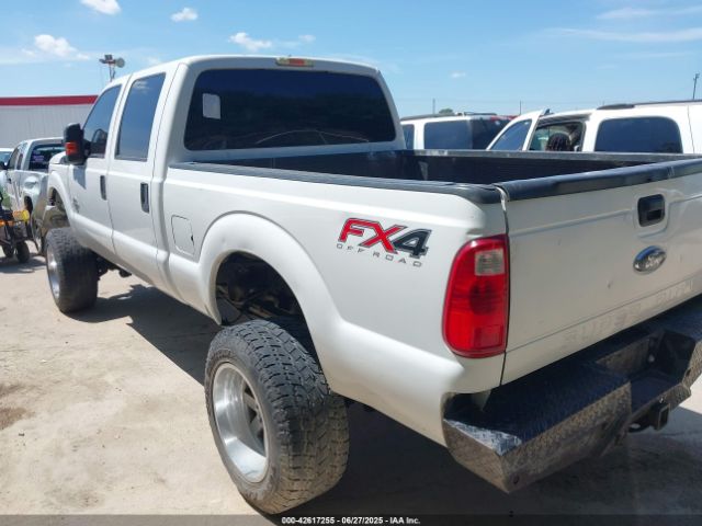 2013 FORD F-250 1FT7W2BT3DEA23734 Photo 2
