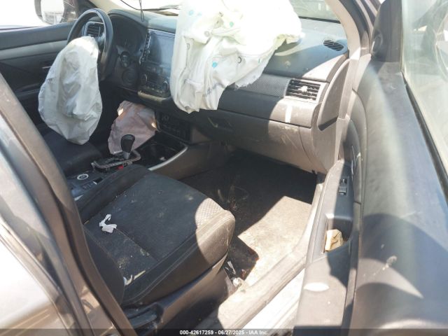 2017 MITSUBISHI OUTLANDER JA4AZ3A31HZ019937 Photo 4