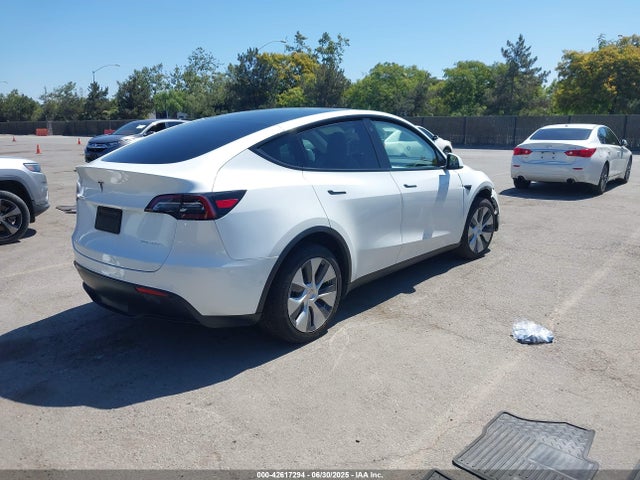 2021 TESLA MODEL Y 5YJYGDEE4MF173084 Photo 3