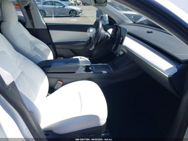 2021 TESLA MODEL Y 5YJYGDEE4MF173084 Photo 4
