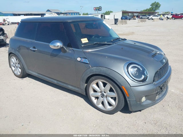 2010 MINI COOPER S WMWMF7C53ATX41515 Photo 0