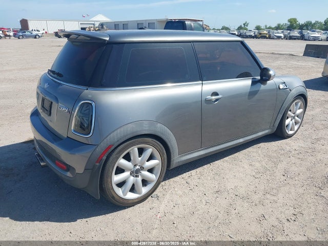 2010 MINI COOPER S WMWMF7C53ATX41515 Photo 3