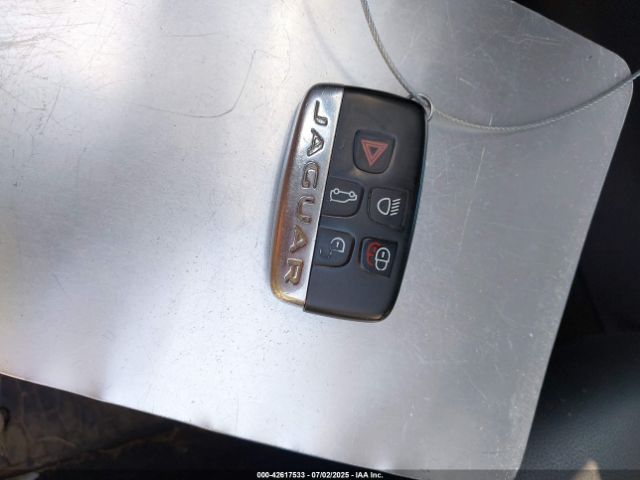 2017 JAGUAR F-PACE SADCJ2BV0HA890346 Photo 10