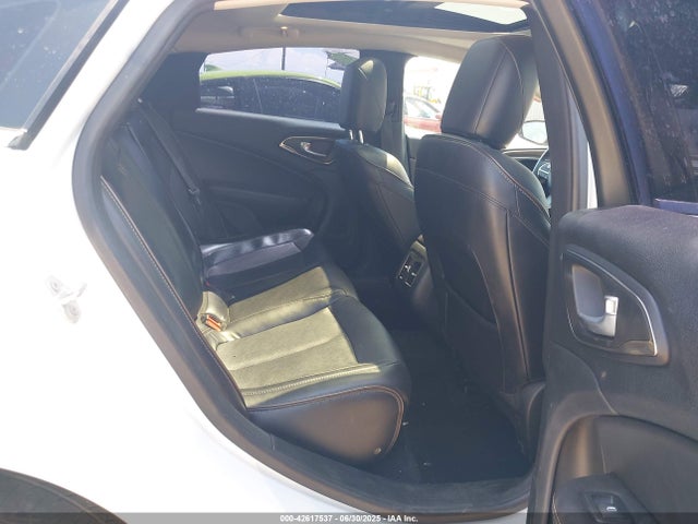 1C3CCCCG2FN625546 Chrysler 2015