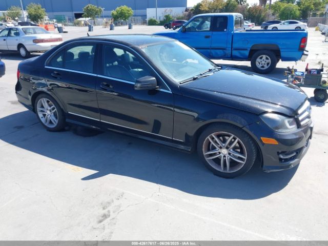 2013 MERCEDES-BENZ C 250 WDDGF4HB2DR301435