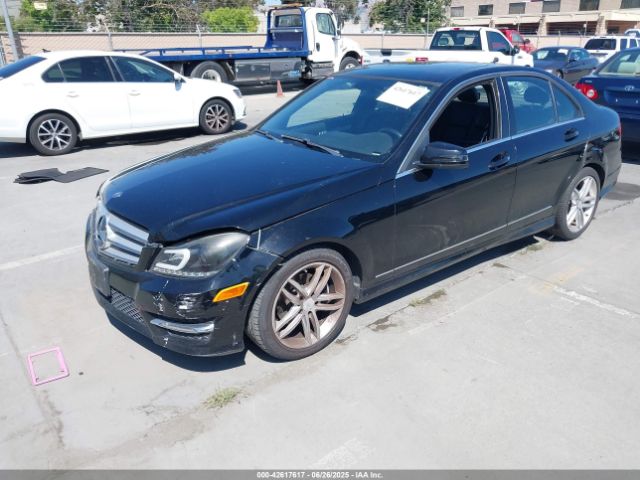 2013 MERCEDES-BENZ C 250 WDDGF4HB2DR301435 Photo 1