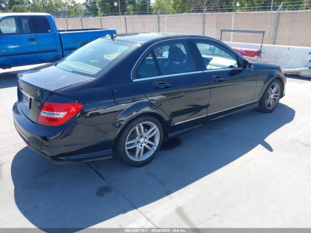 2013 MERCEDES-BENZ C 250 WDDGF4HB2DR301435 Photo 3