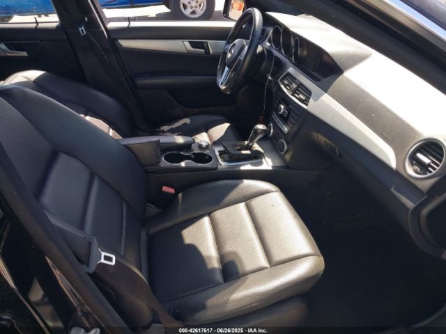 2013 MERCEDES-BENZ C 250 WDDGF4HB2DR301435 Photo 4