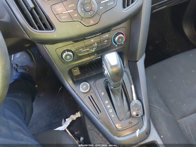 Ford Focus 2015 1FADP3F22FL348788 Image 11