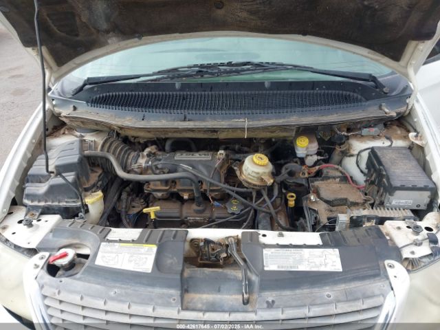2002 CHRYSLER TOWN & COUNTRY 2C8GP64L22R504185 Photo 9