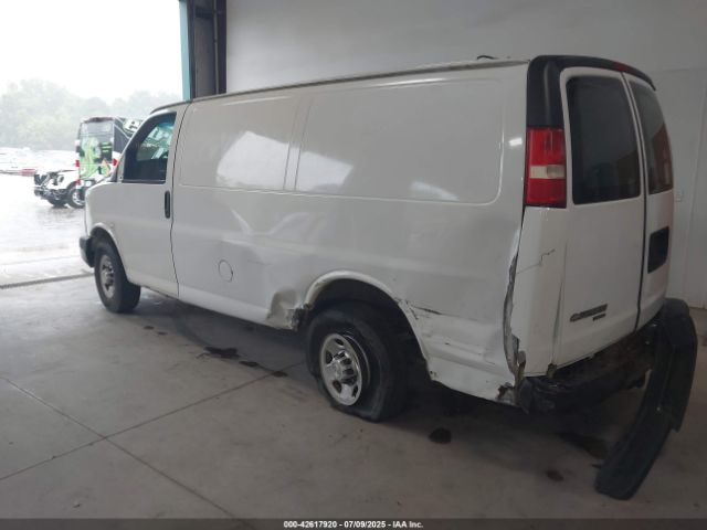 2013 CHEVROLET EXPRESS 2500 1GCWGFBA8D1101785 Photo 2