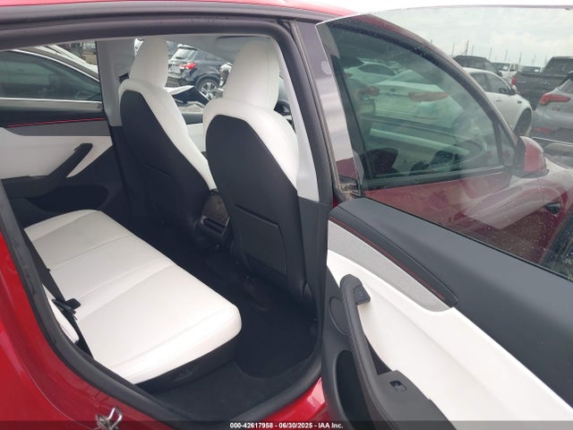 2026 TESLA MODEL Y 7SAYGDEE3TA397168 Photo 7