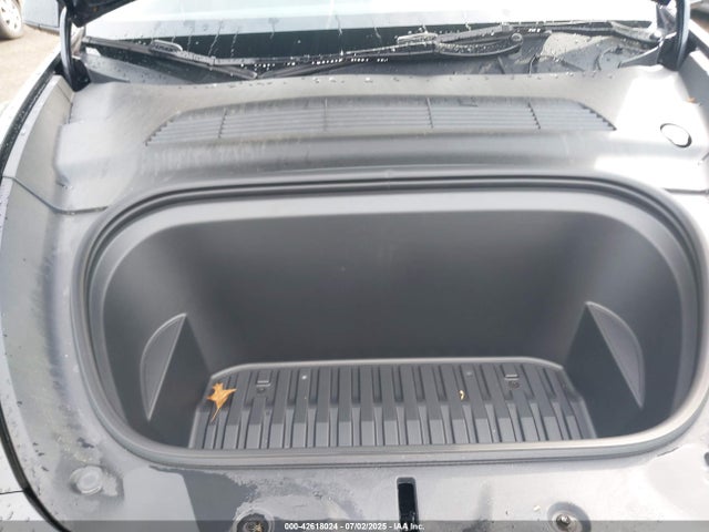 2024 TESLA MODEL Y 7SAYGAEE1RF018713 Photo 9