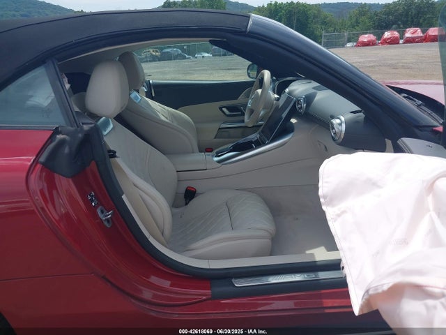 W1KVK8AB9NF001107 Mercedes-Benz m176