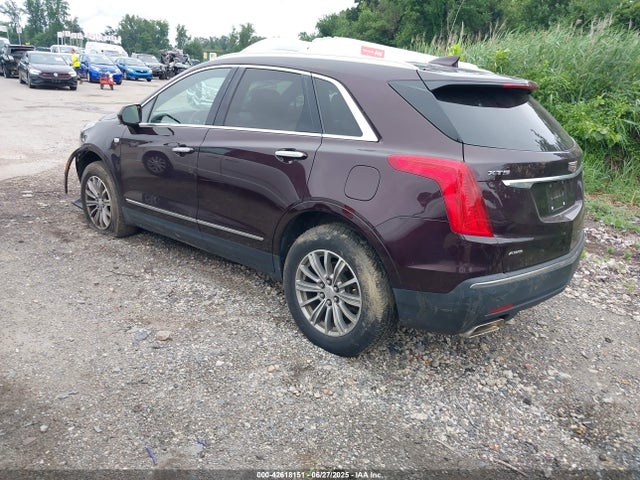 2017 CADILLAC XT5 1GYKNDRSXHZ325665 Photo 2
