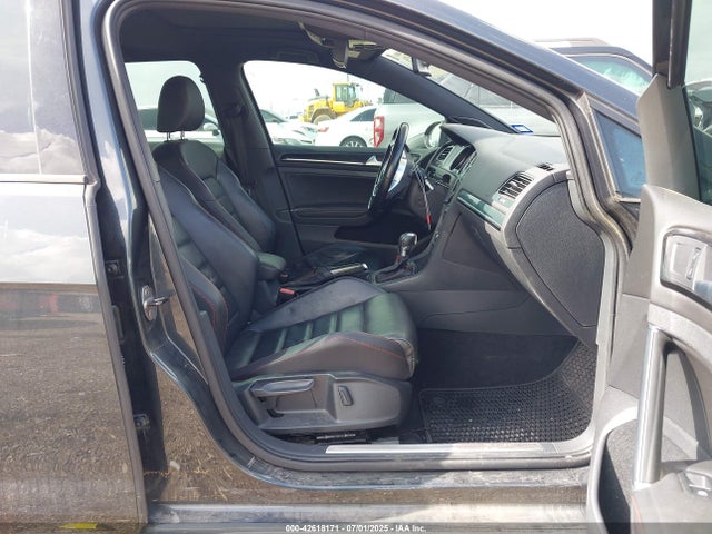 3VW4T7AU9FM070490 Volkswagen 2015