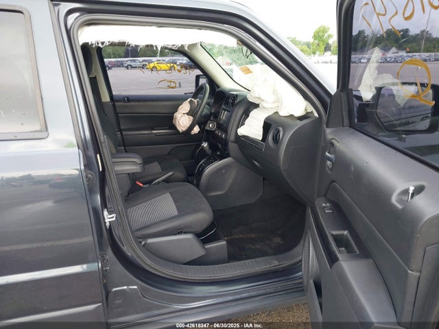 Jeep 2015 2015 1C4NJPBA5FD190638 Image 5