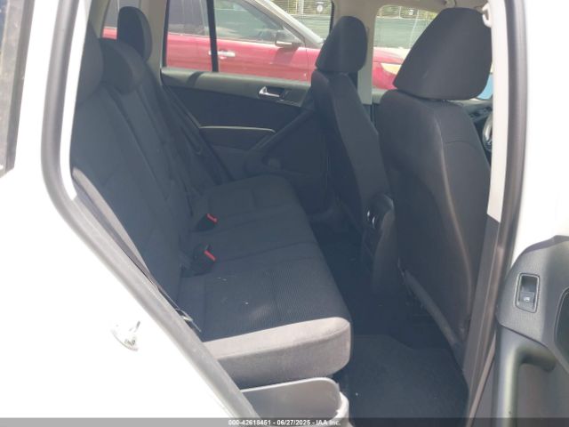 WVGAV7AX6FW529397 Volkswagen 2015