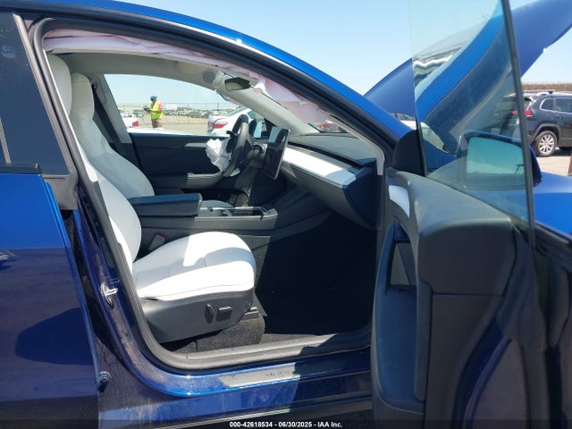 2023 TESLA MODEL Y 7SAYGDEEXPF892427 Photo 4