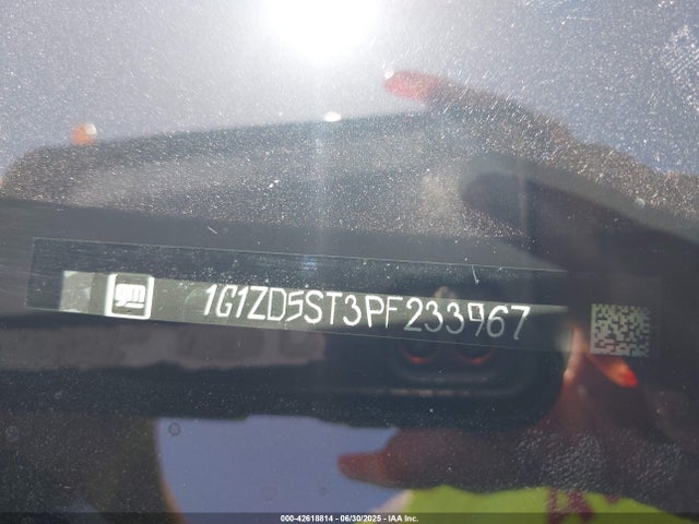 1G1ZD5ST3PF233967 Chevrolet lfv