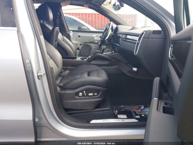 2019 PORSCHE CAYENNE WP1AB2AY4KDA63823 Photo 4