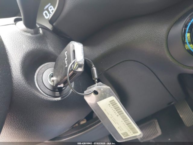 KNDJ23AU5R7911270 KIA 2024