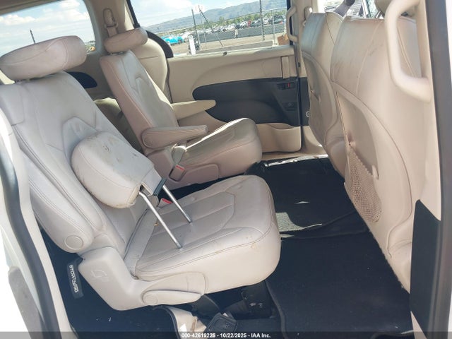 2C4RC1DG9MR541944 Chrysler Voyager