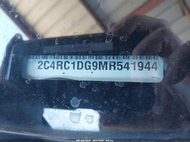 2C4RC1DG9MR541944 Chrysler Voyager