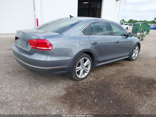 Volkswagen Passat 2015 1VWCV7A31FC086648 Image 4