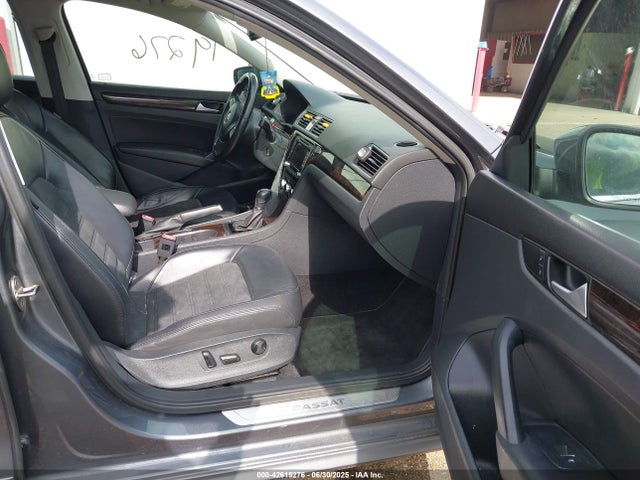 Volkswagen Passat 2015 1VWCV7A31FC086648 Image 5