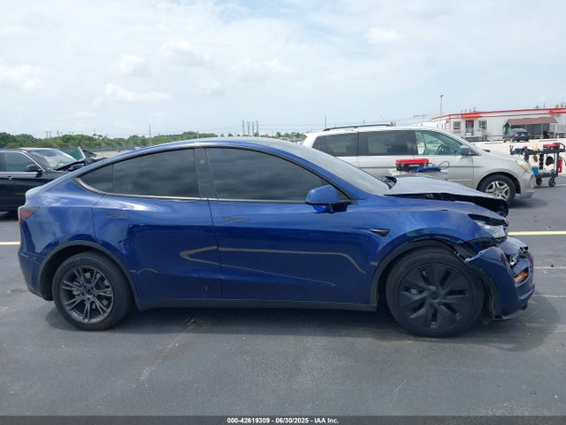 Tesla Model Y 2024 7SAYGDEE0RA312716 Image 13