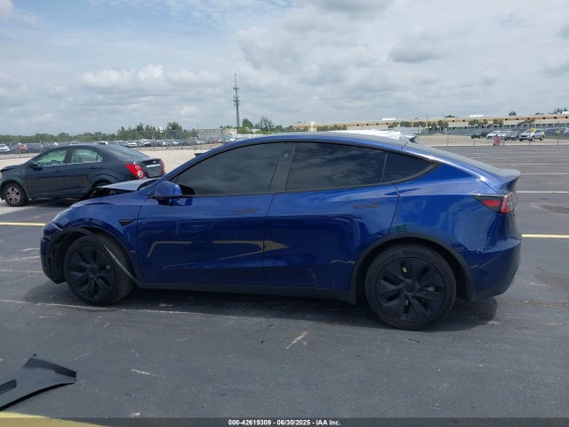 Tesla Model Y 2024 7SAYGDEE0RA312716 Image 14