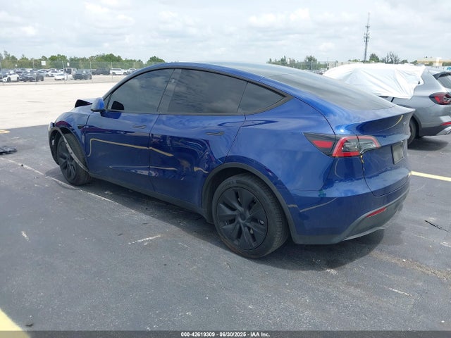 2024 TESLA MODEL Y 7SAYGDEE0RA312716 Photo 2
