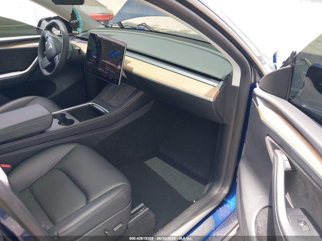 2024 TESLA MODEL Y 7SAYGDEE0RA312716 Photo 4