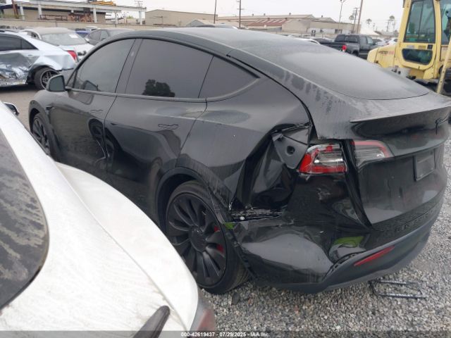 2023 TESLA MODEL Y 7SAYGDEF5PF823444 Photo 2