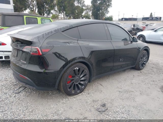 2023 TESLA MODEL Y 7SAYGDEF5PF823444 Photo 3