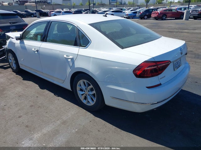 1VWAT7A39HC085957 Volkswagen 1.8 tsi