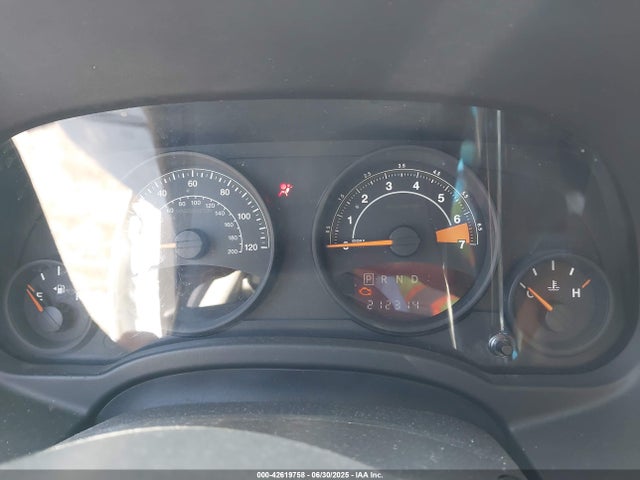 1C4NJCBA1ED696684 Jeep 2014
