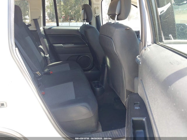 1C4NJCBA1ED696684 Jeep 2014