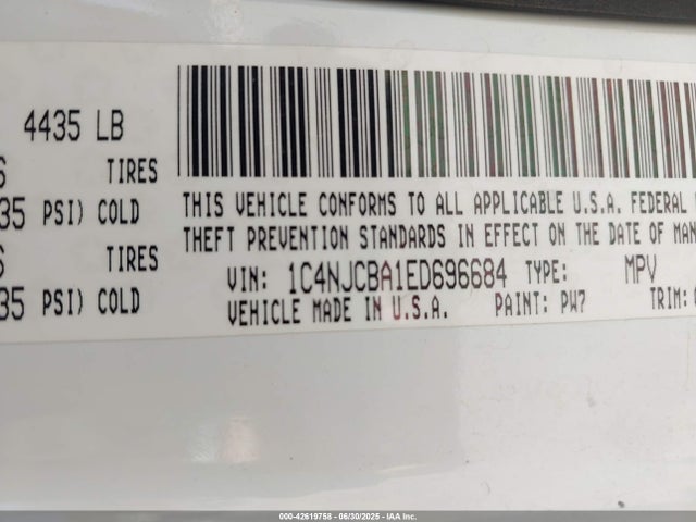 1C4NJCBA1ED696684 Jeep 2014