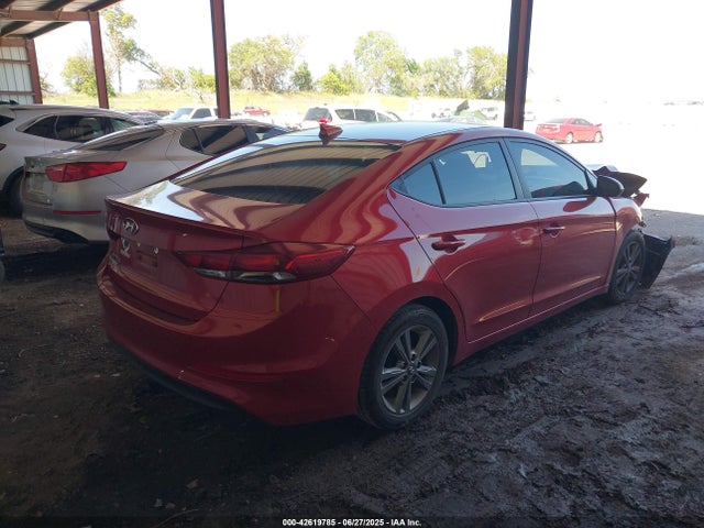 5NPD84LF9HH132562 Hyundai 2017