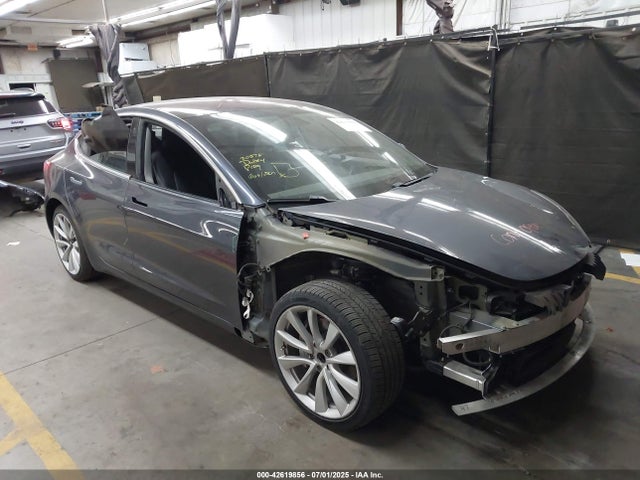 2018 TESLA MODEL 3 5YJ3E1EA4JF009504 Photo 0