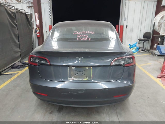 5YJ3E1EA4JF009504 Tesla 2018