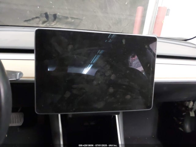 5YJ3E1EA4JF009504 Tesla 2018
