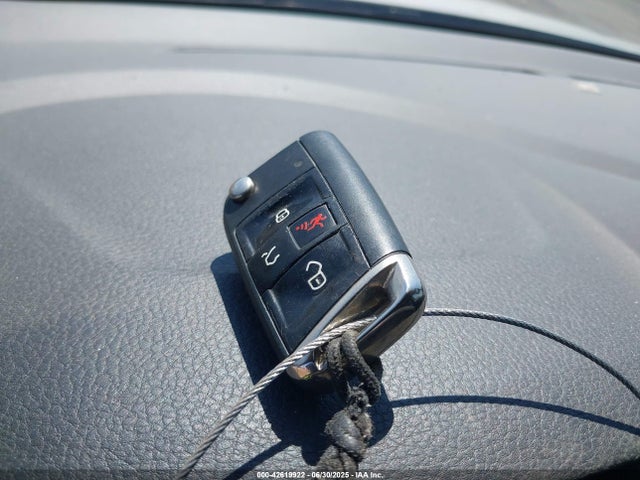 WVWUF7AU5GW079988 Volkswagen 2016