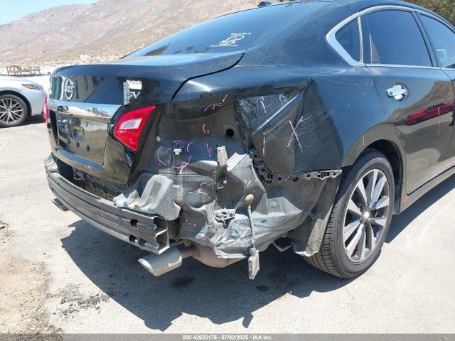 1N4AL3AP7HC224570 Nissan 2017
